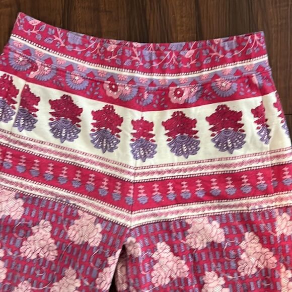 Chaser Brand LIKE NEW Leggings Pink Pattern - Bottom Cut Out XS Women’s - Picture 3 of 4